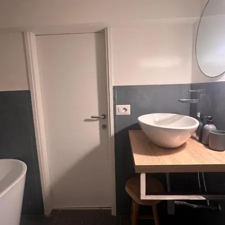 Lake It Easy - Little Attic Mandello del Lario